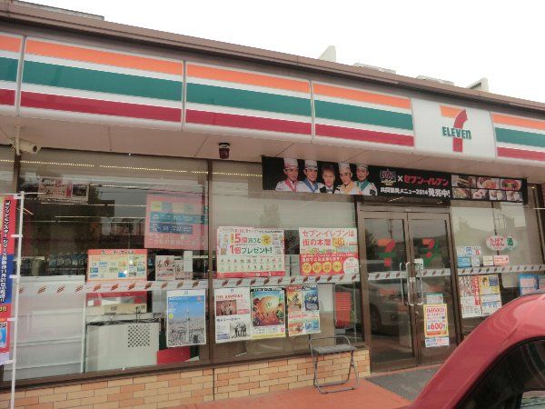 コンビニ　セブンイレブン　六が池町店（コンビニ）まで111m