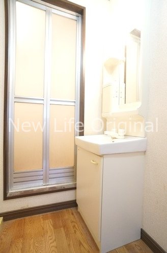 洗面設備　朝の忙しい時間に便利な独立洗面台☆