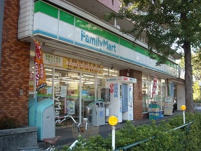 コンビニ　ファミリーマート・新桜台店（コンビニ）まで365m