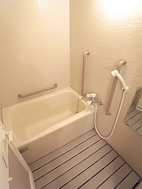 バス・シャワールーム　きれいなお風呂です