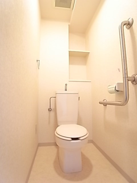 トイレ　トイレもきれいです