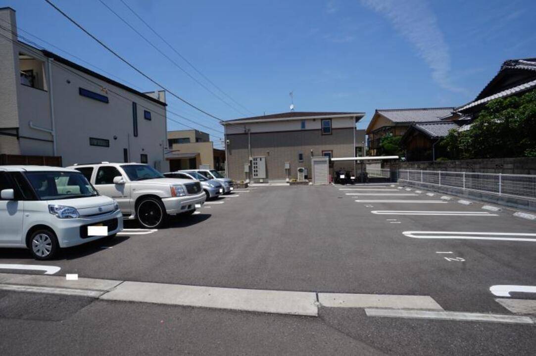 駐車場　駐車場