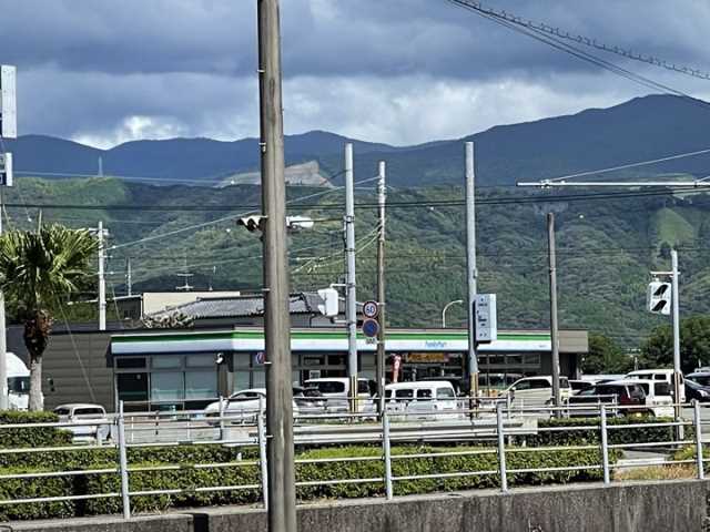 コンビニ　ファミリーマート高知大津店（コンビニ）まで1336m