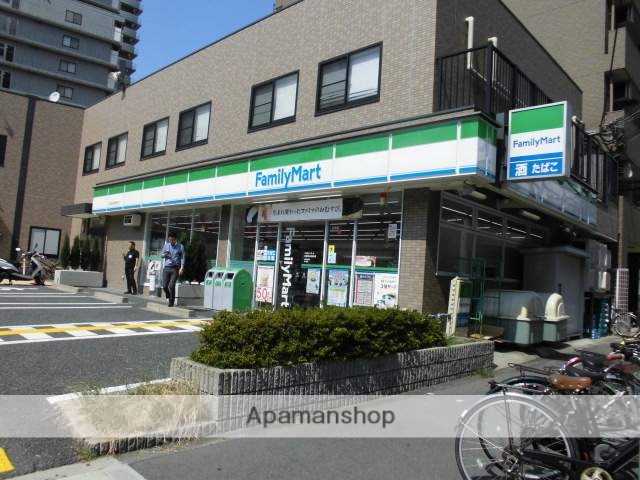 コンビニ　ファミリーマート（コンビニ）まで68m