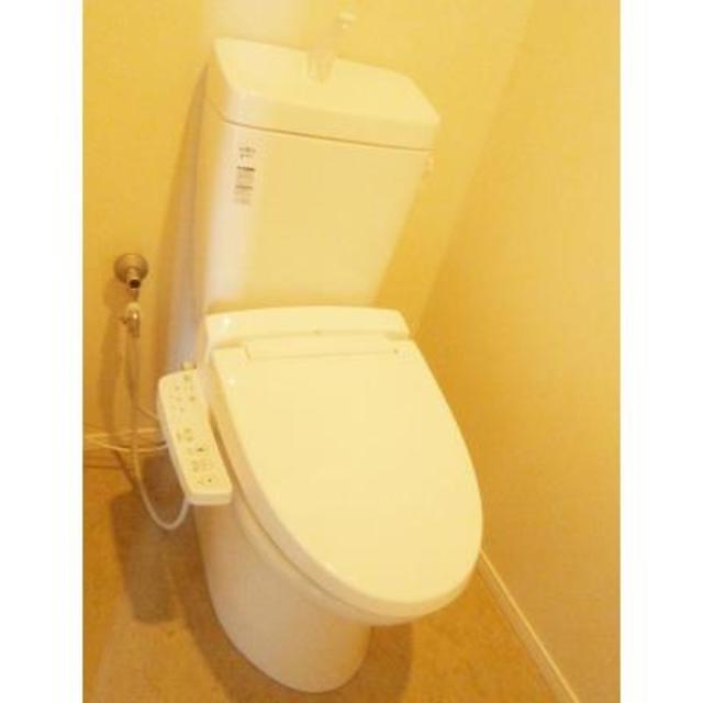 トイレ　※写真は同タイプ住戸です。