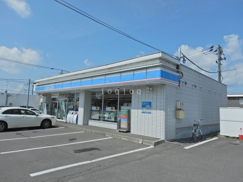コンビニ　ローソン護国神社前店（コンビニ）まで395m