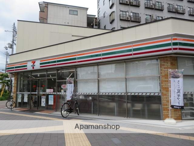 コンビニ　セブンイレブン（コンビニ）まで427m