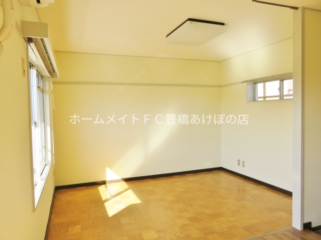 居室・リビング　同型別部屋写真