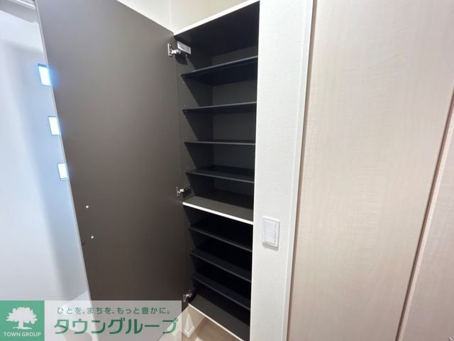 玄関　お問合せはタウンハウジングまで！※現地待合わせ相談可能