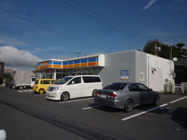 コンビニ　ファミリーマート（コンビニ）まで600m