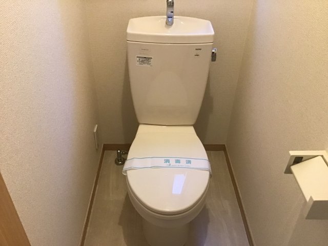 トイレ　他号室の写真になります。※現況有姿となります。