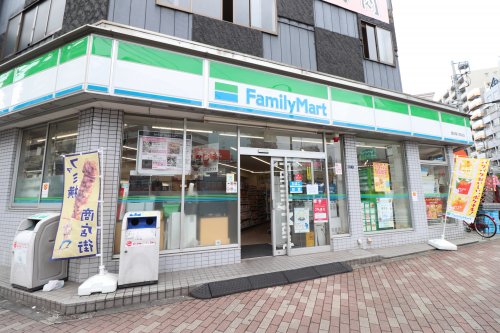 コンビニ　ファミリーマート 墨田菊川駅前店（コンビニ）まで587m