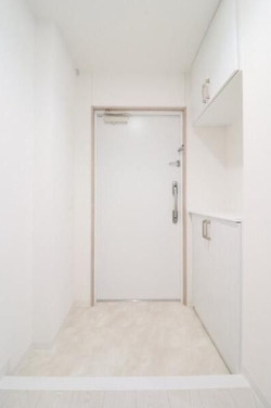 玄関　※別部屋参考写真