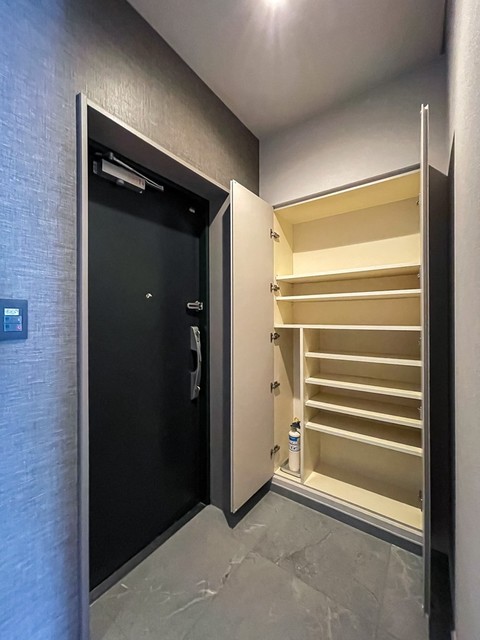 玄関　※写真は同タイプ住戸です。