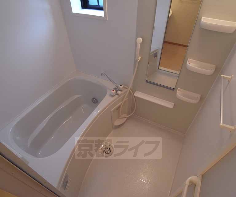 バス・シャワールーム　追炊き機能付きバスです