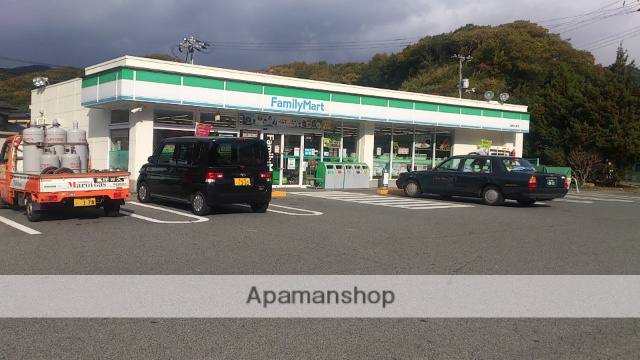 コンビニ　ファミリーマート三原中之町店（コンビニ）まで458m
