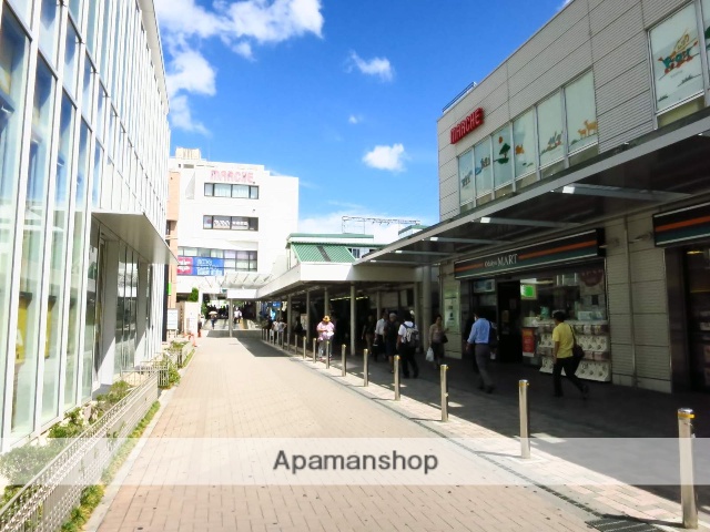 ショッピングセンター　南町田グランベリーパーク（ショッピングセンター）まで520m