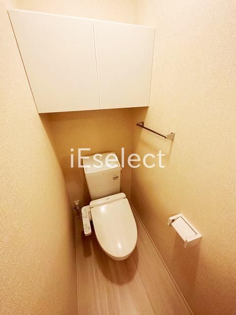トイレ　温水洗浄便座付き