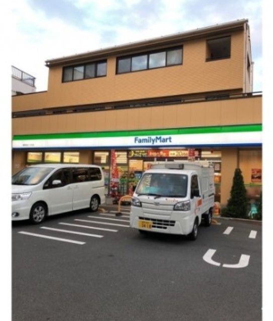 コンビニ　ファミリーマート練馬高松一丁目店（コンビニ）まで683m