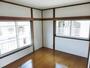 その他部屋・スペース　大きな窓があり明るいお部屋です