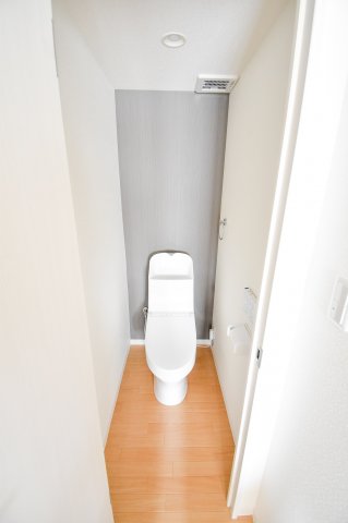 トイレ　清潔感があるトイレです。入るとホッとする、そんな空間。