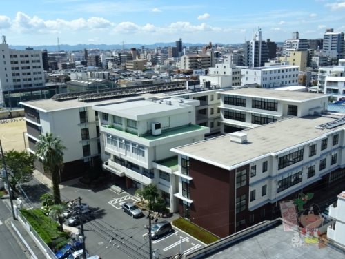 中学校　岡山市立岡輝中学校（中学校）まで744m