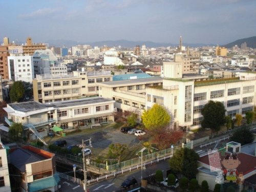 小学校　岡山市立清輝小学校（小学校）まで776m