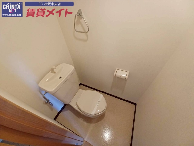 トイレ　同型参考写真