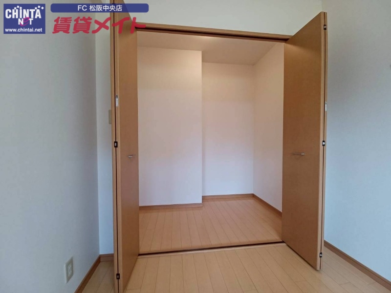 収納　同型参考写真