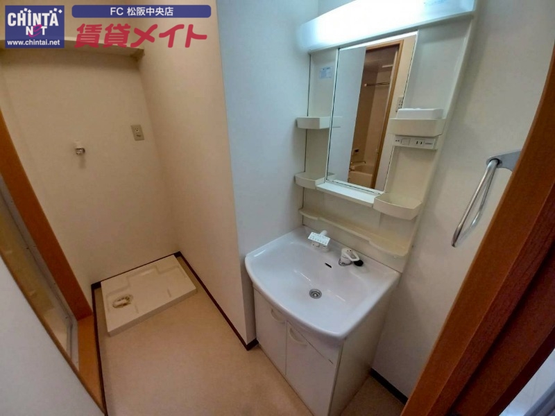 洗面設備　同型参考写真