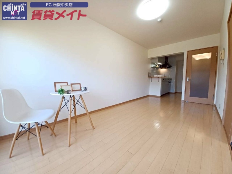 居室・リビング　同型参考写真