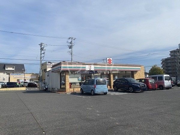 コンビニ　セブンイレブン　半田北二ッ坂店（コンビニ）まで707m
