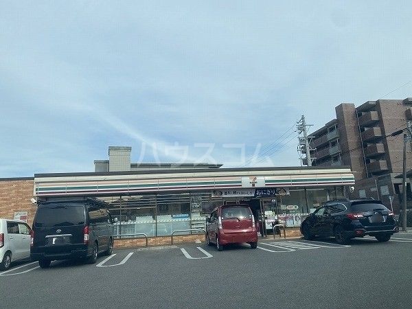 コンビニ　セブンイレブン　半田雁宿町店（コンビニ）まで995m