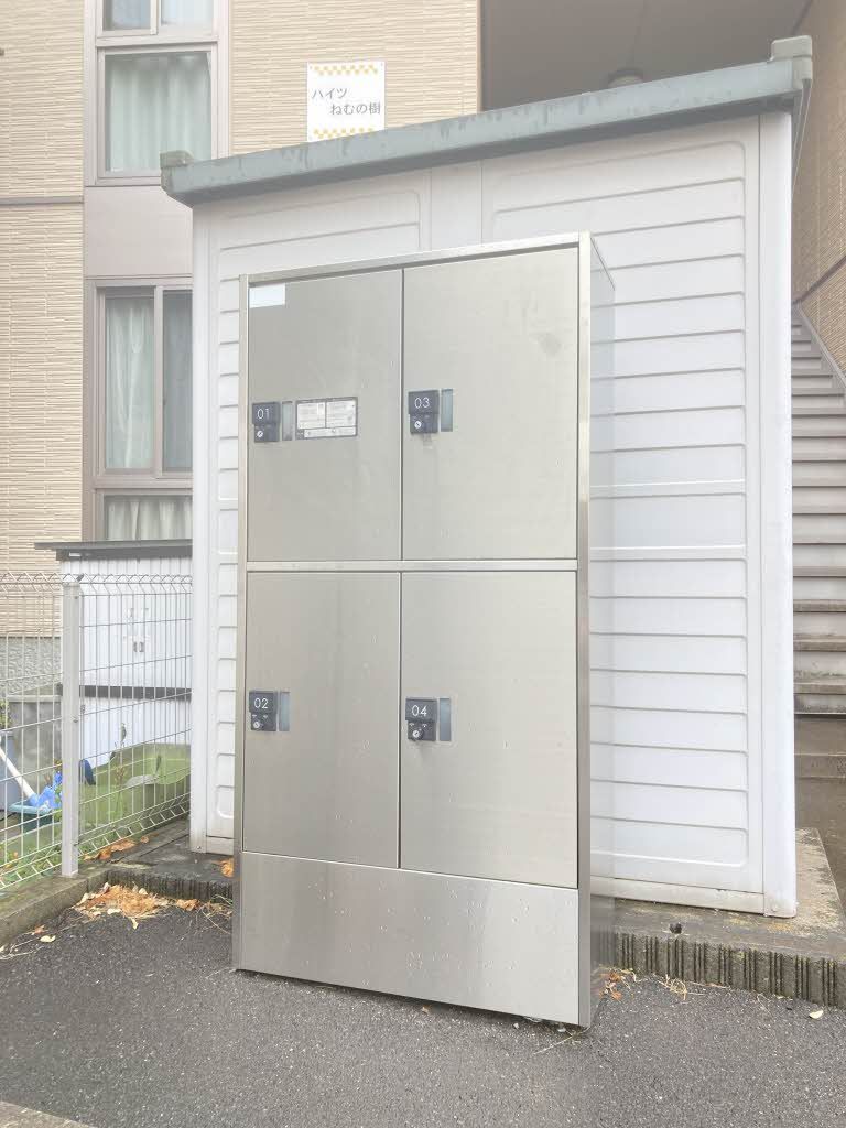 建物外観　宅配ボックス