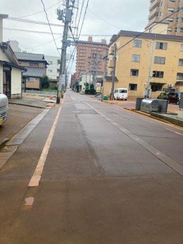 その他　全面道路（その他）まで0m