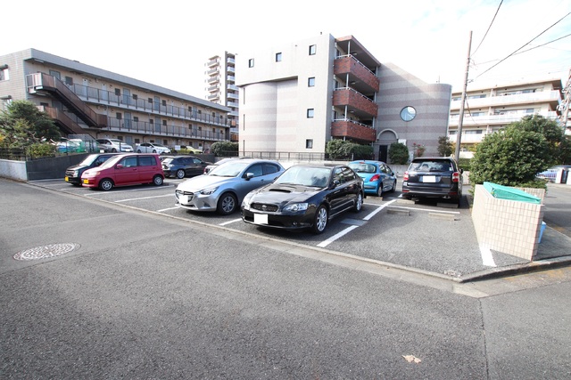 駐車場　駐車場要空き確認