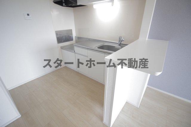 キッチン　コンパクトなキッチンで掃除もラクラク