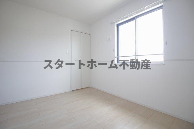 その他部屋・スペース　落ち着いて過ごせるお部屋なので、寝室にいかがでしょうか