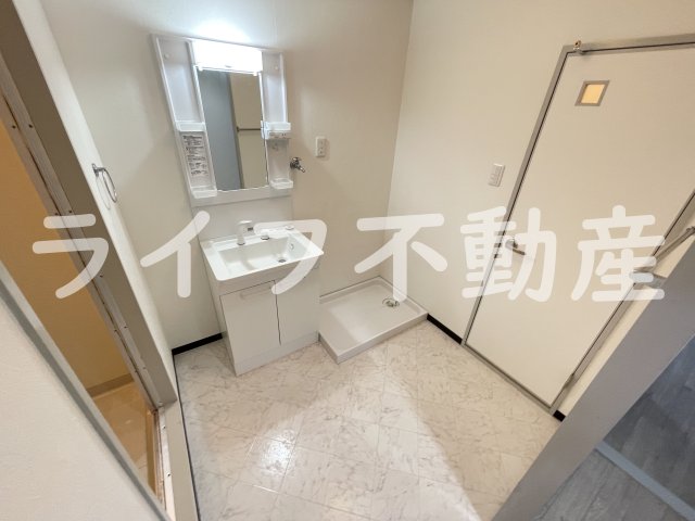 洗面設備　広い洗面スペース