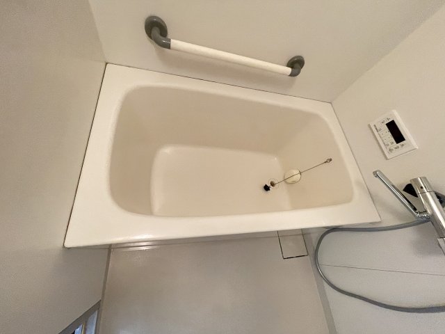 バス・シャワールーム　コンパクトで使いやすいお風呂です