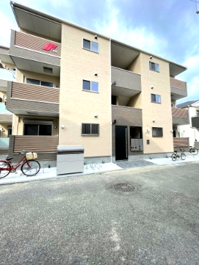 建物外観　イメージとして反転のお部屋を使用しております 間取り図を参照
