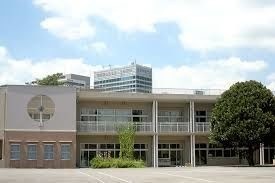 小学校　私立東洋英和女学院小学部（小学校）まで424m