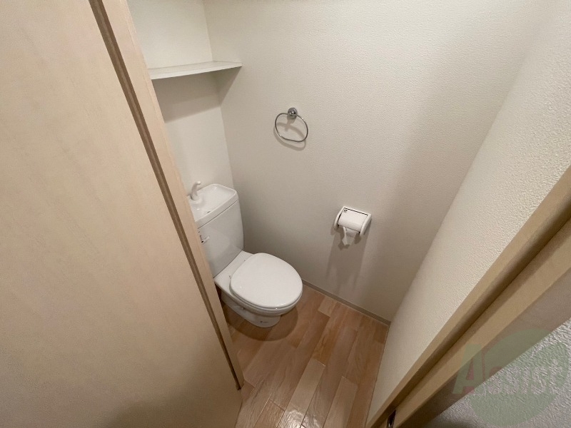 トイレ　こちらはトイレです。清潔感があり、安心して使用できます。
