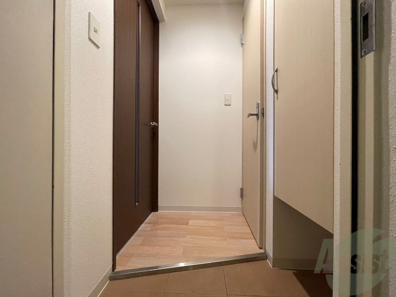 玄関　玄関の様子です。明るい印象ですね。気分もあがりそう。