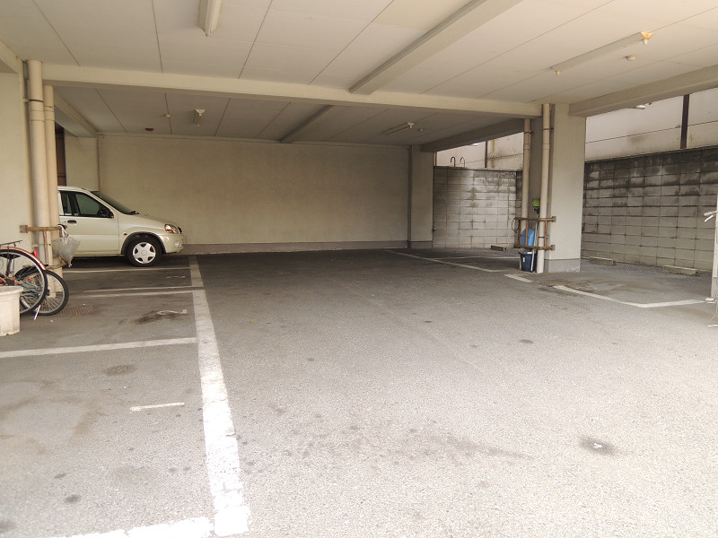 駐車場　１F部駐車場
