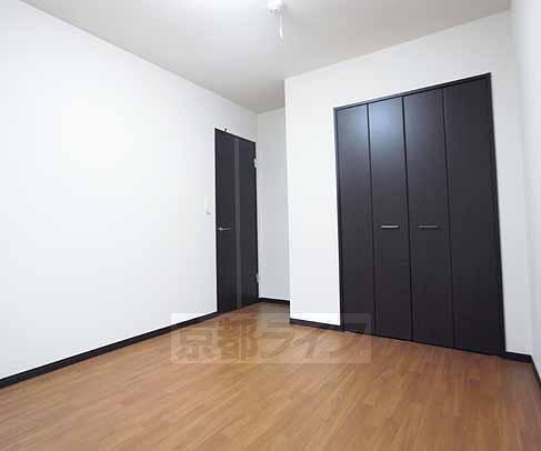 居室・リビング　広々とした部屋です。