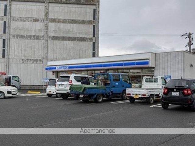 コンビニ　ローソン（コンビニ）まで787m