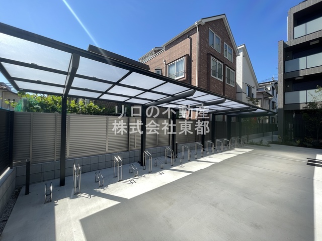 その他共有部分　雨の日でも安心☆屋根付の駐輪場です☆