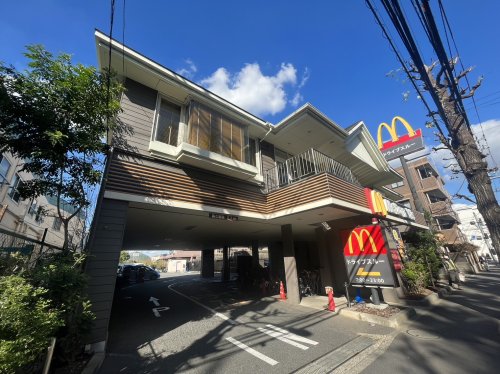 飲食店　マクドナルド 富士街道石神井店（飲食店）まで585m