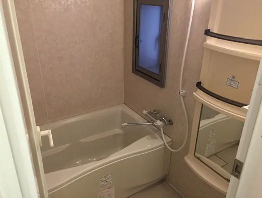 バス・シャワールーム　リノベ前の写真です